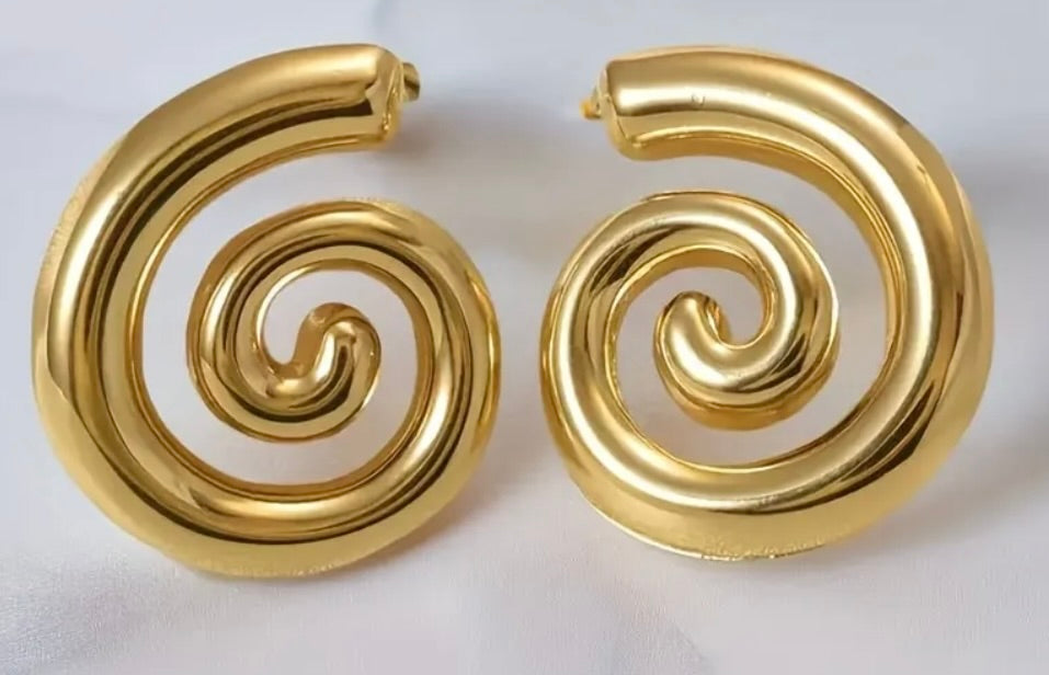 Gorgeous pair of Stainless Steel Stud swirl Earrings - 18 kt gold plated