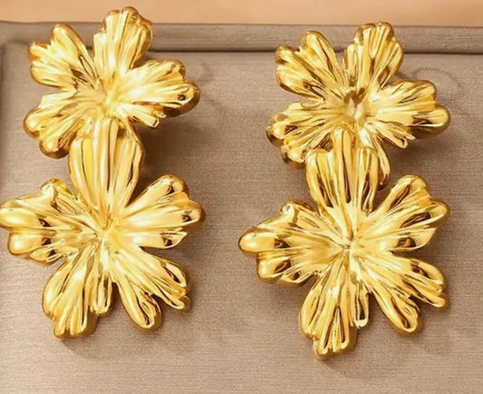 Artisan Floral dangle earrings 18 kt gold plated